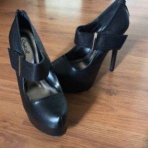 Black Mary Jane Buckle Platform Heel